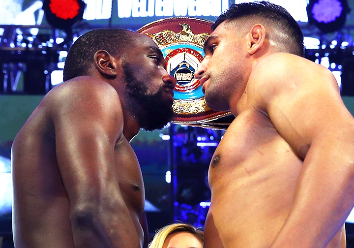 Terence Crawford Vs Amir Khan Live Boxingscene Scorecard Boxing News